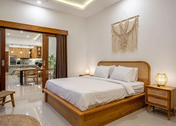 Villa With Pool & Kitchen- New Listing - Perfect Getaway