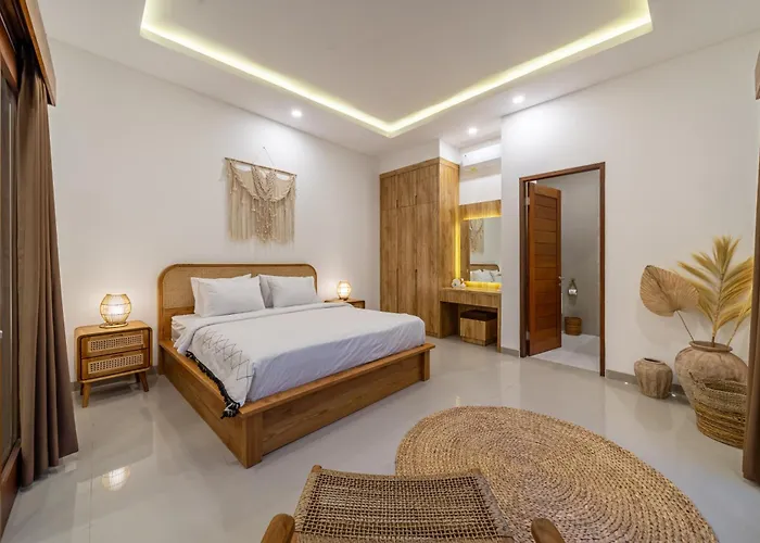 Villa With Pool & Kitchen- New Listing - Perfect Getaway Canggu