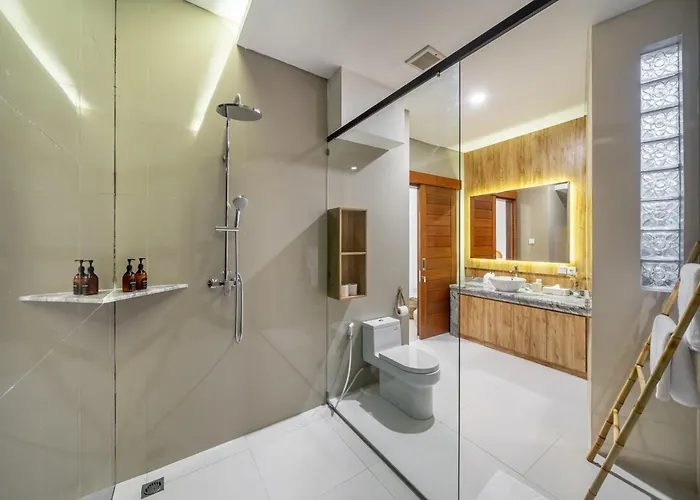 With Pool & Kitchen- New Listing - Perfect Getaway