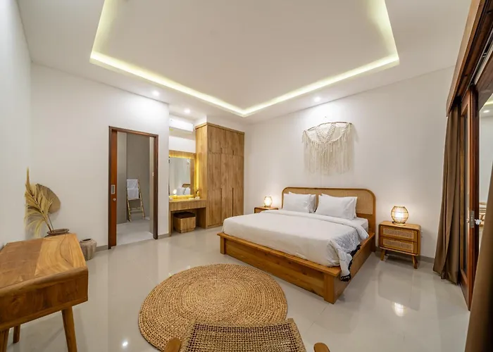 Villa With Pool & Kitchen- New Listing - Perfect Getaway *